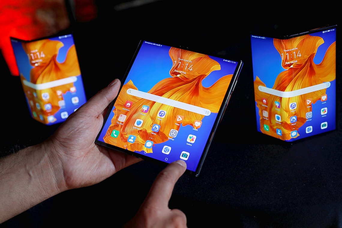 Huawei launches Mate XS foldable smartphone with a better screen